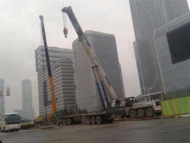 惠城区“自动找平”—— 吊车的 “平地神器” 技术